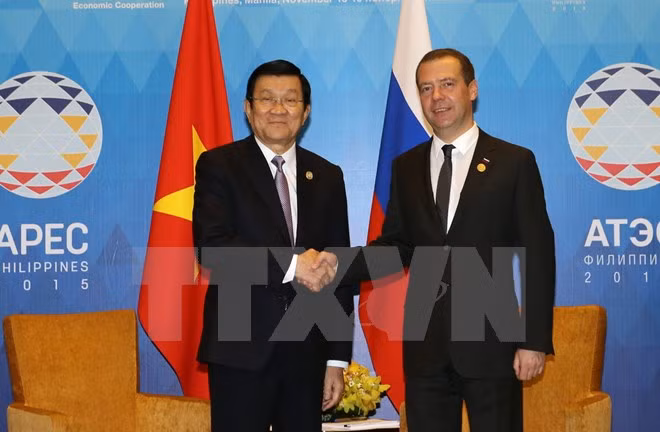 Chủ tịch nước Trương Tấn Sang gặp Thủ tướng Liên bang Nga Dmitry Anatolyevich Medvedev bên lề Hội nghị cấp cao APEC 23.