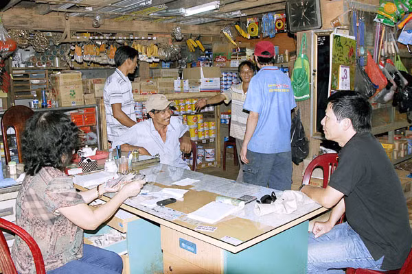 Gia đình doanh nhân Việt Nam trên đất Campuchia.