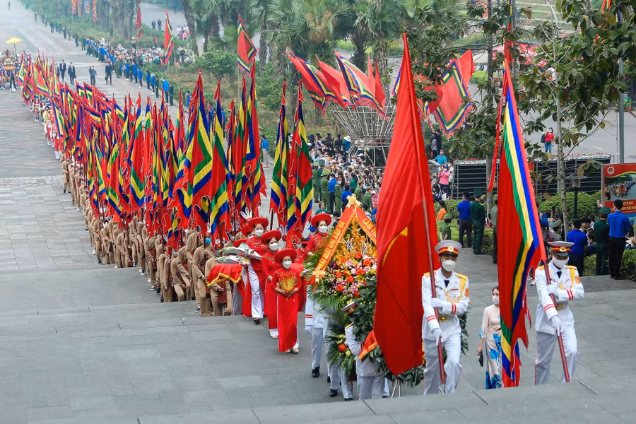 Lễ dâng hương Giỗ tổ Hùng Vương tại Khu di tích lịch sử Đền Hùng (Phú Thọ). Ảnh: Trần Cường Lễ dâng hương Giỗ tổ Hùng Vương tại Khu di tích lịch sử Đền Hùng (Phú Thọ). Ảnh: Trần Cường
