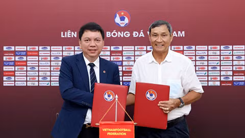 HLV Mai Đức Chung dẫn dắt ĐT nữ Việt Nam ở World Cup 2023. Ảnh: VFF