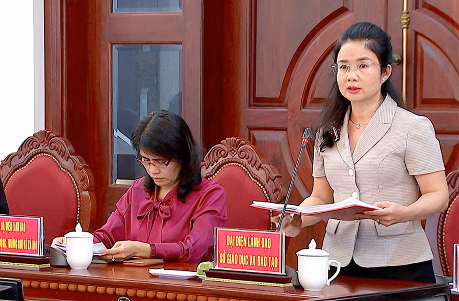 Phó Giám đốc Sở GD-ĐT Bùi Khoa Nghi thông tin về công tác phòng-chống đuối nước trong các cơ sở giáo dục. Ảnh Mộc Trà