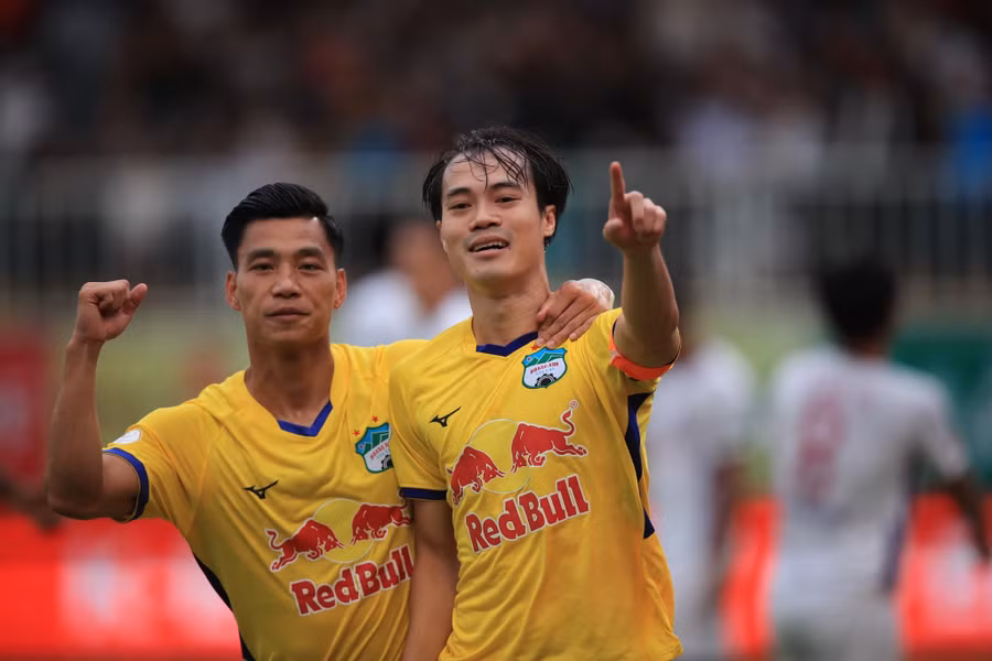Văn Toàn và HAGL đang bay cao. Ảnh: Minh Trần