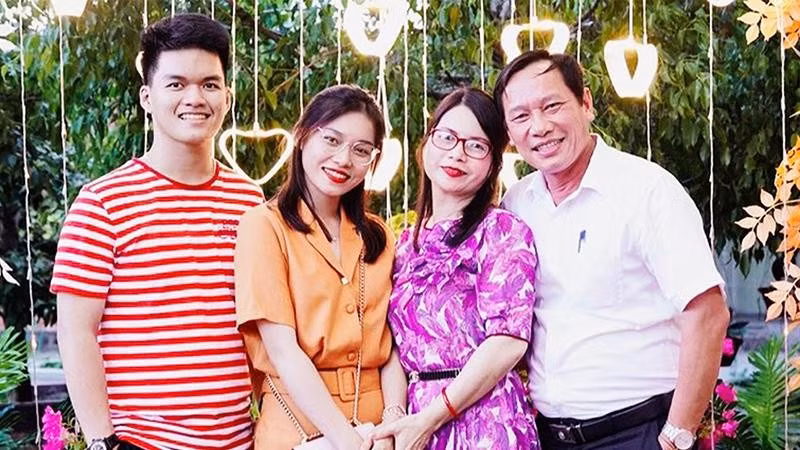 Gia đình luôn là chỗ dựa tin cậy động viên Hưng quyết tâm học tập.