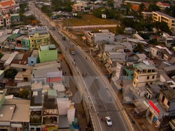 Quốc lộ 1A đoạn qua Phụng Hiệp (Hậu Giang).