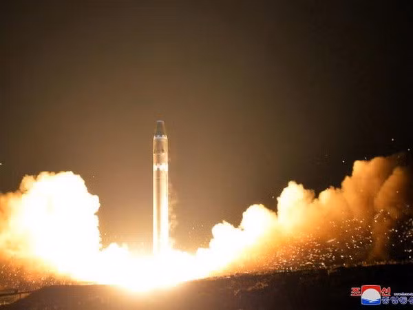 Vụ phóng thử tên lửa đạn đạo liên lục địa Hwasong-15. (Nguồn: AP)