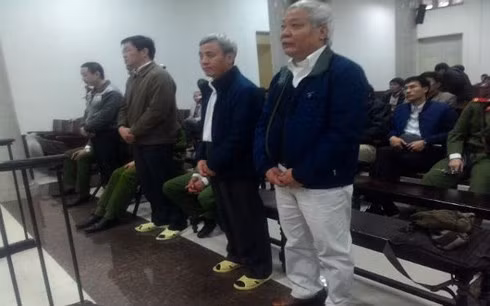  Các bị cáo tại phiên tòa sơ thẩm.