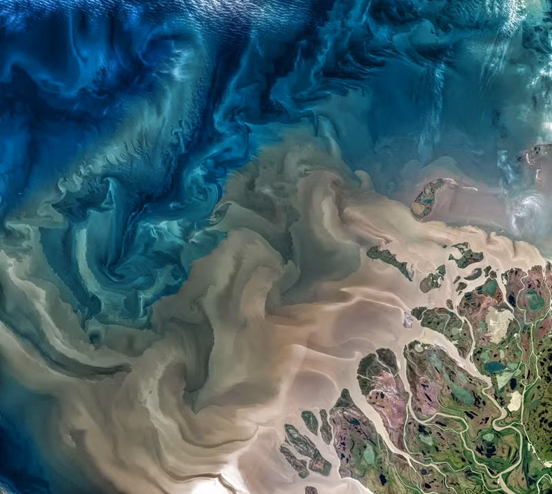 Hình ảnh con sông Mackenzie ở Canada, được lấy từ vệ tinh NASA / USGS đầu năm nay. 
