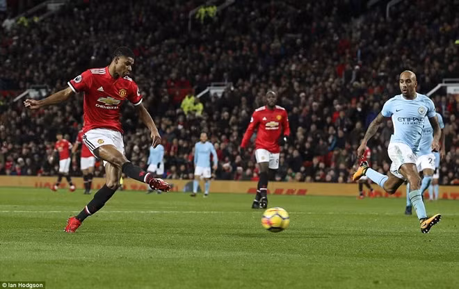 Rashford ghi bàn cho Quỷ đỏ.