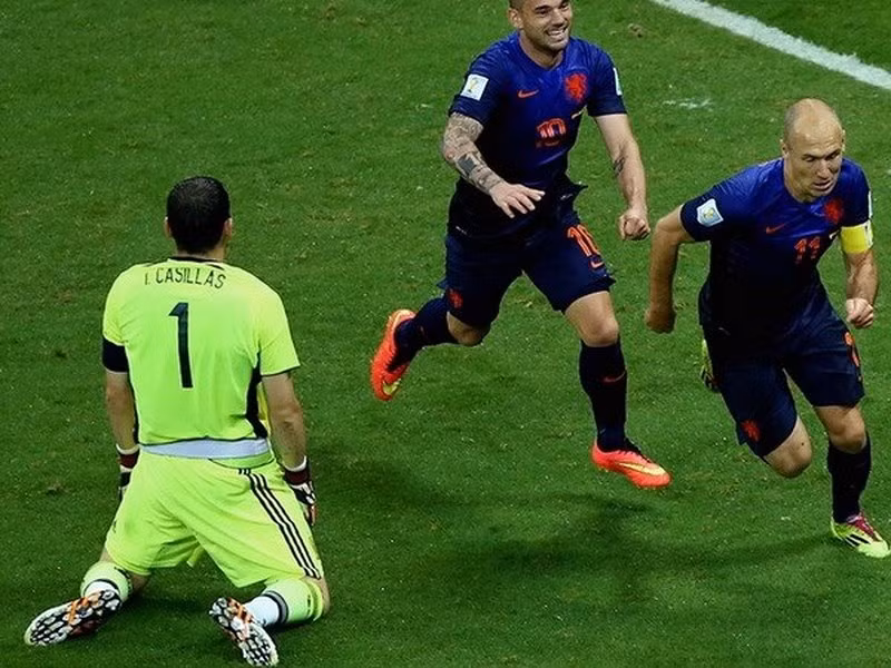 Tây Ban Nha thua muối mặt Hà Lan ở VCK World Cup 2014.
