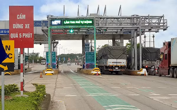 Trạm BOT Đông Hà (Quảng Trị) với 2 làn thu phí tự động không dừng VETC.