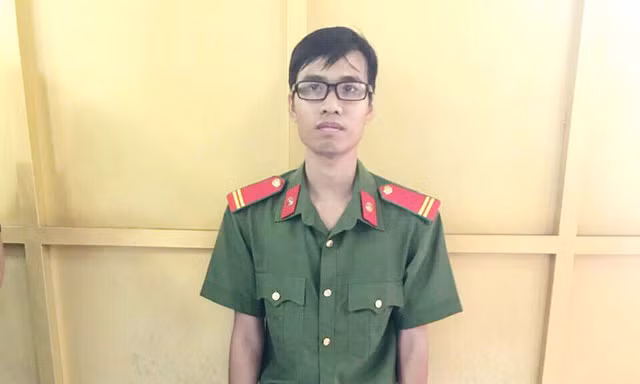 Nguyễn Hồng Thái tại cơ quan công an