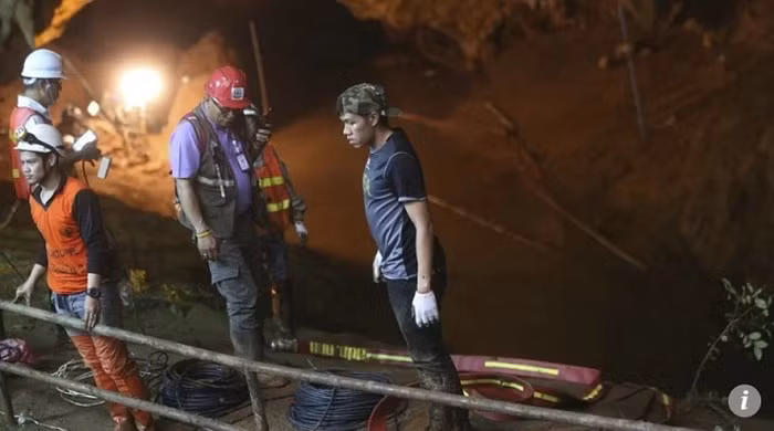 Gần một tuần trôi qua, nhóm cứu hộ vân chưa tìm thấy đội bóng mất tích.