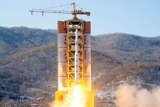 Tên lửa được phóng từ Khu thử nghiệm phóng vệ tinh Sohae năm 2016. Ảnh: Reuters
