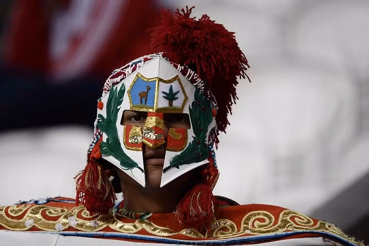  Cổ động viên Peru sẵn sàng tinh thần chiến đấu trước mọi đối thủ.