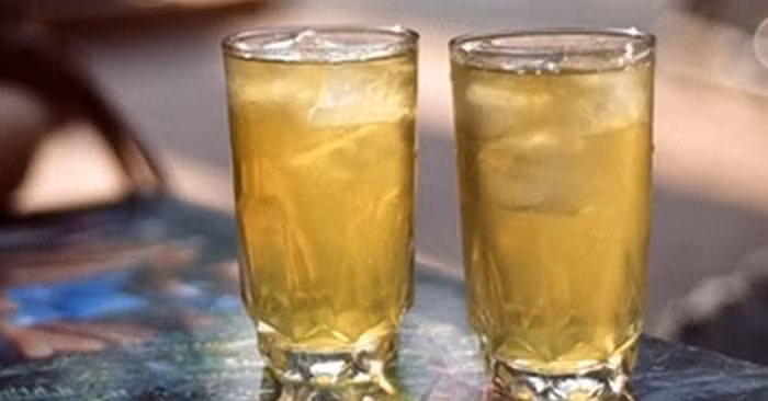 Thị giá nhiều cổ phiếu thậm chí không ngang bằng giá cốc trà đá.