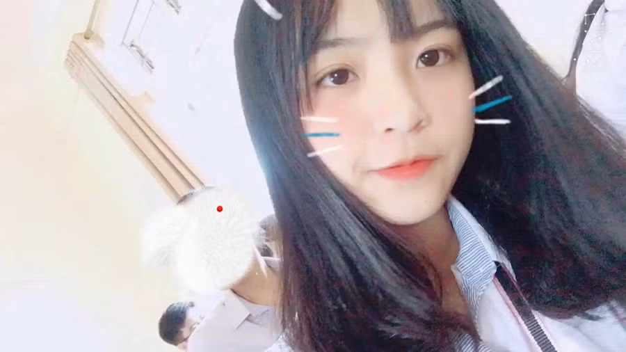 Phương Thanh sở hữu gương mặt xinh xắn, đôi mắt to và nước da trắng. Cô nàng càng ghi điểm hơn với giọng ca trong trẻo, cảm xúc. Tuy bài hát chưa thực sự hoàn hảo, nhiều người vẫn để lại lời khen cho Phương Thanh. Phương Thanh sở hữu gương mặt xinh xắn, đôi mắt to và nước da trắng. Cô nàng càng ghi điểm hơn với giọng ca trong trẻo, cảm xúc. Tuy bài hát chưa thực sự hoàn hảo, nhiều người vẫn để lại lời khen cho Phương Thanh.