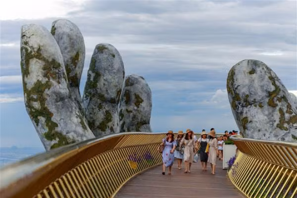 Cây cầu nằm gọn trong lòng bàn tay