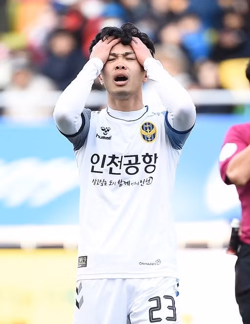  Mất suất đá chính, dự bị cũng không còn ở vòng đấu K-League gần nhất, Công Phượng phải làm sao trên xứ Hàn?