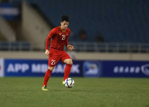 Trung vệ Đình Trọng có tên trong danh sách U22 Việt Nam chuẩn bị tham dự SEA Games 30 - Ảnh: NAM KHÁNH
