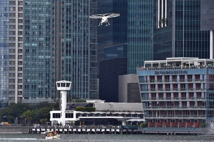 Taxi bay tiến hành thử nghiệm ở Singapore trong 2,5 phút. Ảnh: Straits Times