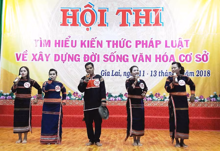  Ban chỉ đạo các cấp tổ chức nhiều hoạt động để nâng cao chất lượng sinh hoạt văn hóa ở cơ sở. Ảnh: Đ.Y