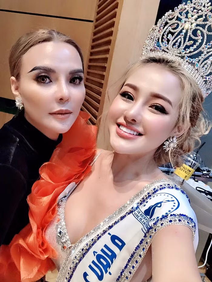 Hình ảnh được Ngân 98 đăng tải trên trang cá nhân.