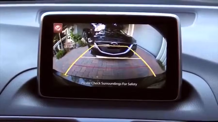  Camera lùi là phụ kiện vô cùng quan trọng. Ảnh BD. 