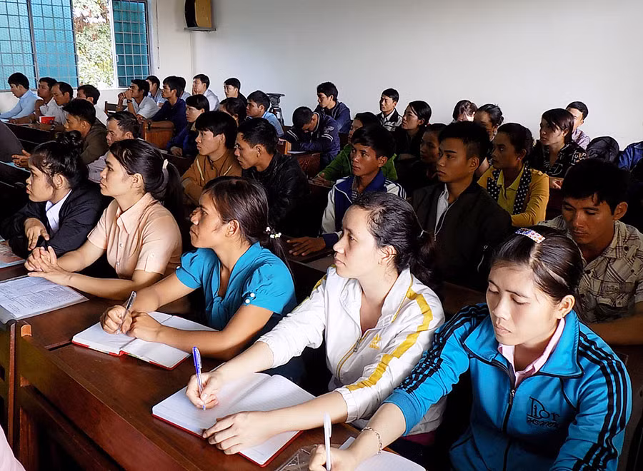 Cán bộ cơ sở tập huấn theo Chương trình 135 giai đoạn II. Ảnh: T.N Cán bộ cơ sở tập huấn theo Chương trình 135 giai đoạn II. Ảnh: T.N