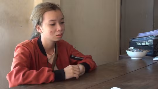  Nữ