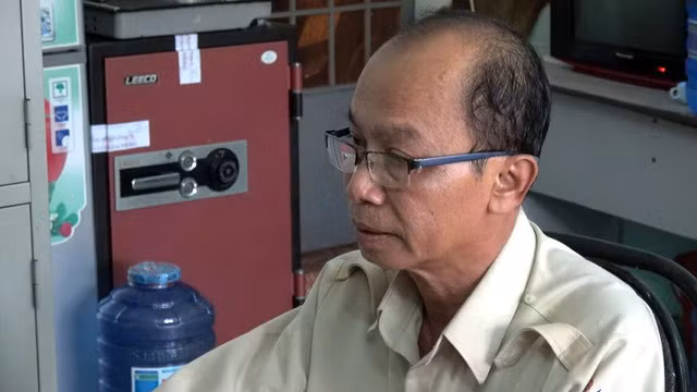 Huỳnh Hữu Hùng tại cơ quan công an