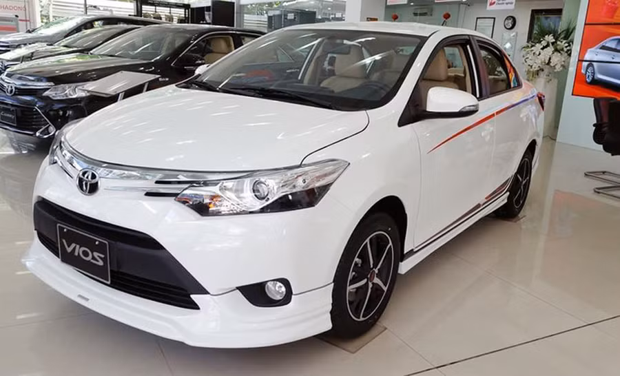 Mẫu xe này cũng đã phải nhiều lần "xuống nước" hạ giá. Mẫu xe này cũng đã phải nhiều lần