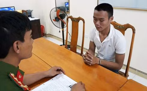 Đối tượng Lê Thanh Đức tại cơ quan công an.