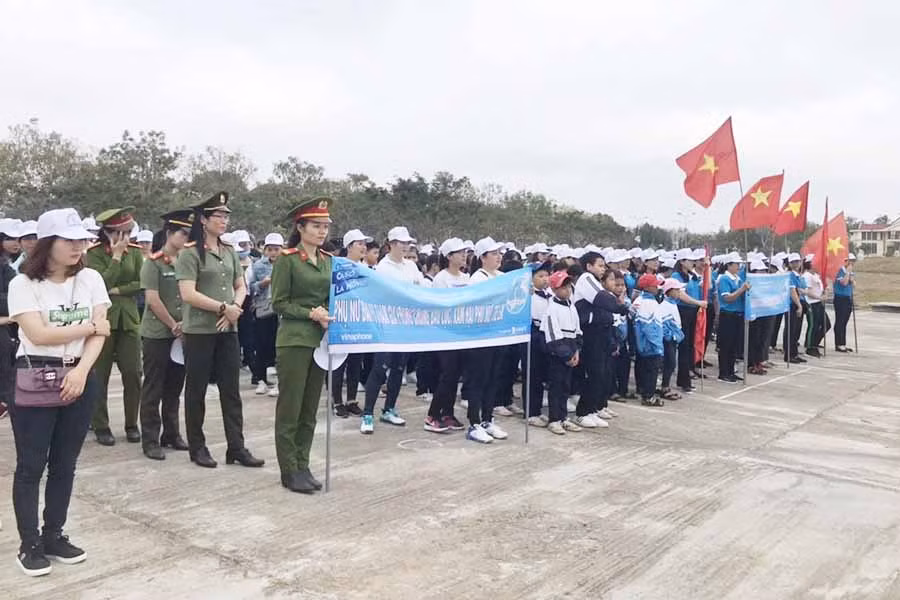 Hội LHPN huyện Đak Pơ tổ chức lễ mít tinh hưởng ứng chủ đề năm 2019 và triển khai hoạt động chào mừng ngày 8-3. Ảnh: N.B Hội LHPN huyện Đak Pơ tổ chức lễ mít tinh hưởng ứng chủ đề năm 2019 và triển khai hoạt động chào mừng ngày 8-3. Ảnh: N.B