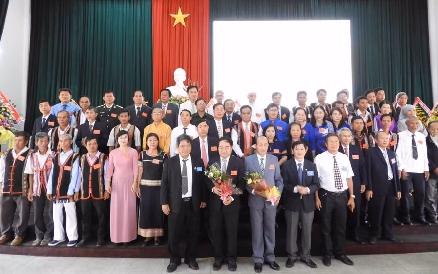 Ủy ban MTTQ Việt Nam huyện Chư Pah khoá V ra mắt tại Đại hội. Ảnh: Thanh Nhật
