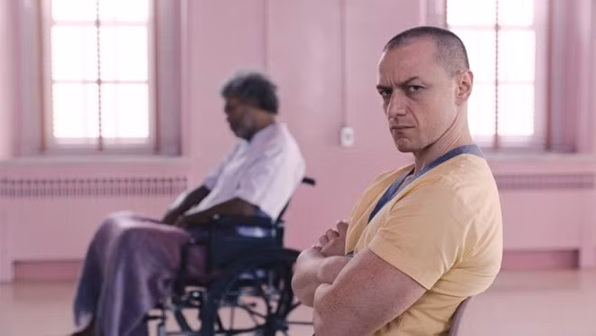 Cảnh trong 'Glass.' (Nguồn: Hollywood Reporter) Cảnh trong 'Glass.' (Nguồn: Hollywood Reporter)