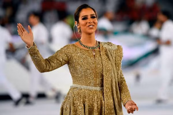 Nữ ca sĩ của lễ khai mạc, Balqees Ahmed Fathi, 30 tuổi, người gốc Yemen. (nguồn VNE)