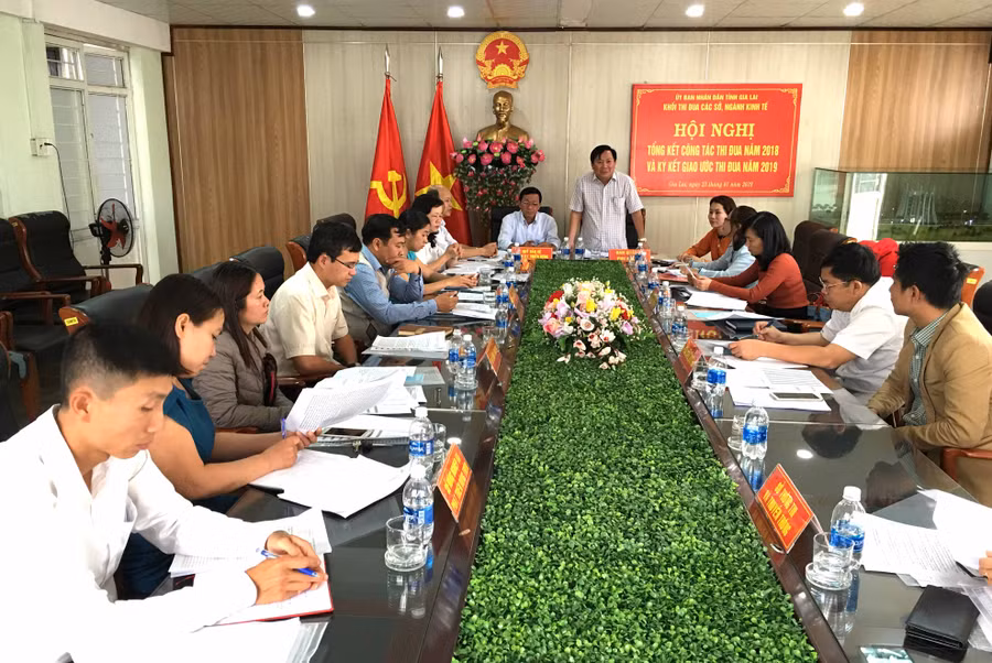 Triển khai nhiệm vụ năm 2019 Khối thi đua kinh tế. Ảnh: Hà Duy