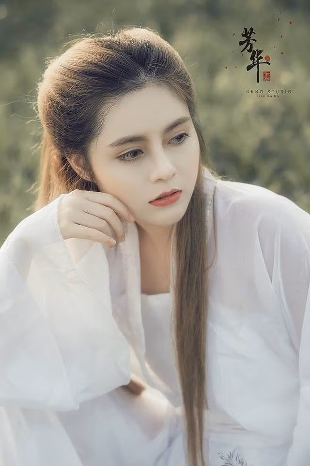 Bên cạnh Trâm Anh thì sự xuất hiện của Cao Diệp Anh trong chương trình Táo quân 2019 cũng thu hút sự quan tâm của người hâm mộ. Bên cạnh Trâm Anh thì sự xuất hiện của Cao Diệp Anh trong chương trình Táo quân 2019 cũng thu hút sự quan tâm của người hâm mộ.
