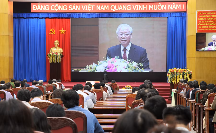 Đồng chí Nguyễn Phú Trọng-Tổng Bí thư Ban Chấp hành Trung ương Đảng phát biểu chỉ đạo tại Hội nghị-Ảnh Phương Linh