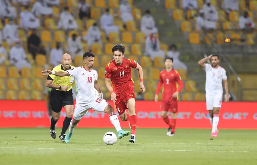 Cả Việt Nam và UAE cùng vào vòng loại thứ 3 World Cup 2022 khu vực châu Á. (Ảnh: Hoàng Linh/TTXVN)
