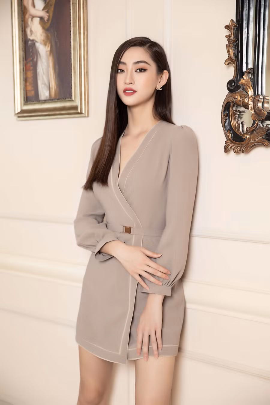 Được biết hiện tại, người đẹp Cao Bằng là một trong những hoa hậu sở hữu đôi chân dài nhất Việt Nam (1,22m). Số đo hình thể của cô chạm mốc 88-64-95. ẢNH: TÂN LÊ