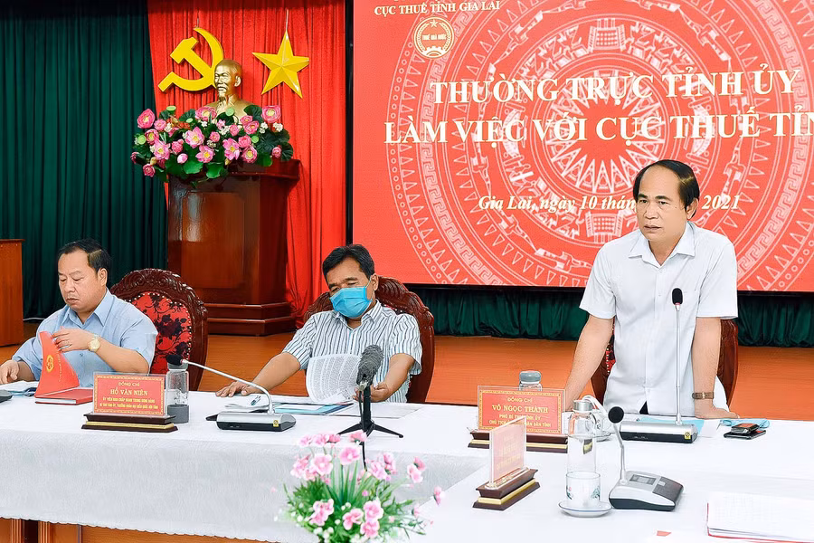 Chủ tịch UBND tỉnh Võ Ngọc Thành đánh giá kết quả thu ngân sách 5 tháng đầu năm đã thể hiện rõ sự nỗ lực của ngành Thuế, Hải quan trong thực hiện nhiệm vụ chính trị được giao. 