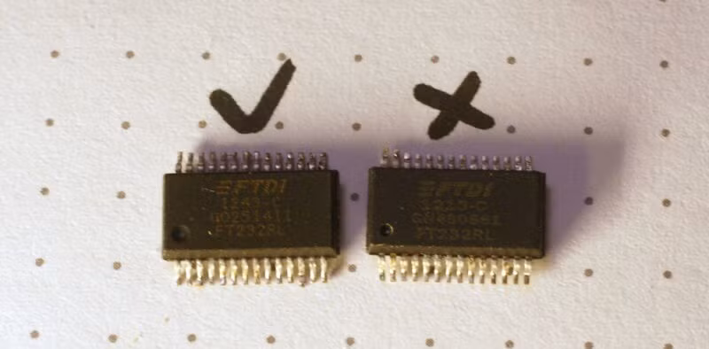 Khó nhận ra linh kiện giả ngay cả khi đặt chúng cạnh nhau. ẢNH CHỤP MÀN HÌNH ARS TECHNICA
