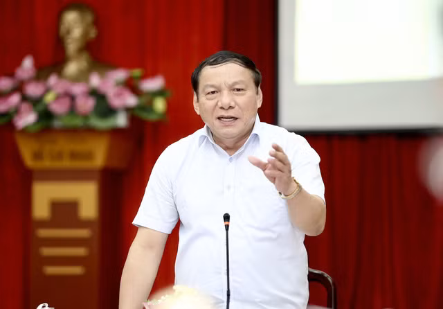  Bộ trưởng Nguyễn Văn Hùng (ảnh VTV).