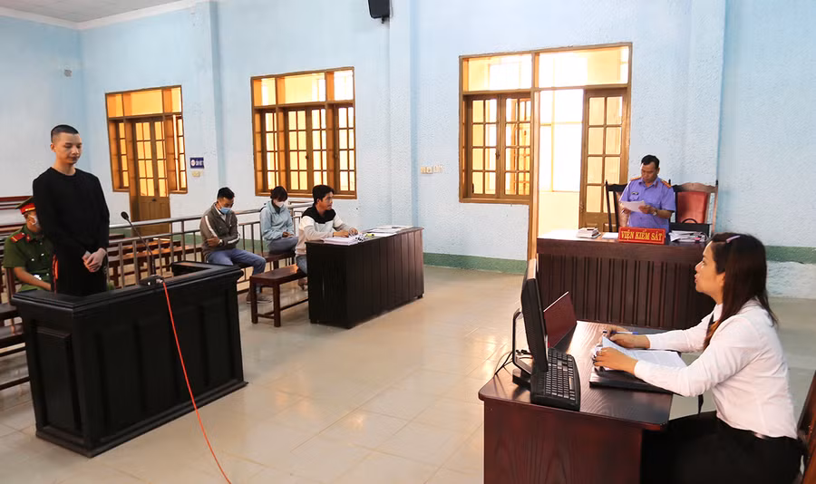 Quang cảnh phiên tòa sơ thẩm. Ảnh: Văn Ngọc Quang cảnh phiên tòa sơ thẩm. Ảnh: Văn Ngọc