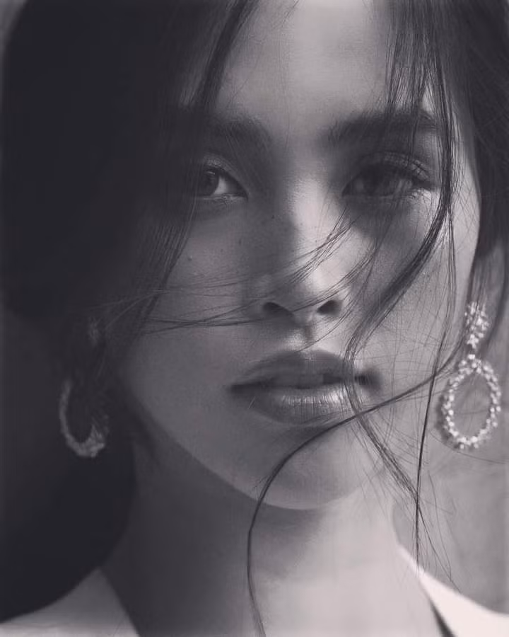 Sau 3 năm đăng quang, nhan sắc của Tiểu Vy ngày càng thăng hạng, trưởng thành và mặn mà hơn. Cô theo đuổi phong cách gợi cảm, phóng khoáng nhưng trong chừng mực cho phép của một hoa hậu. ẢNH: NVCC
