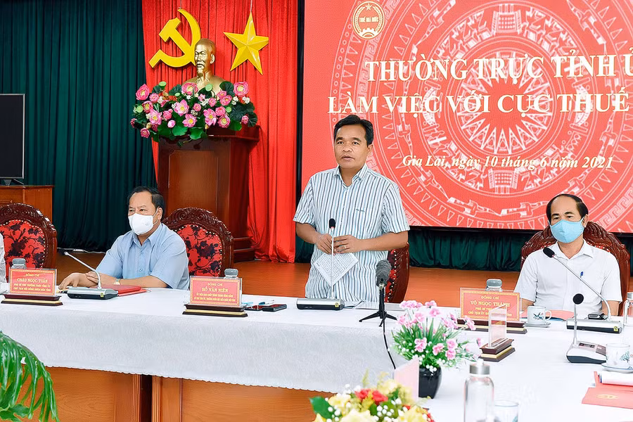 Bí thư Tỉnh ủy Hồ Văn Niên phát biểu tại buổi làm việc.