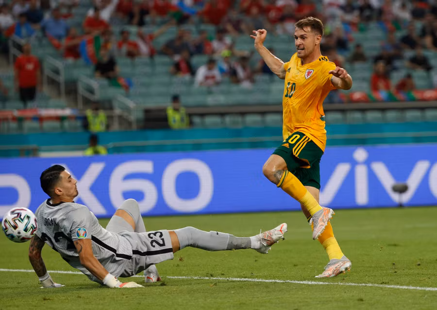 Aaron Ramsey mở tỷ số cho đội tuyển Xứ Wales ở phút 43. Ảnh: REUTERS