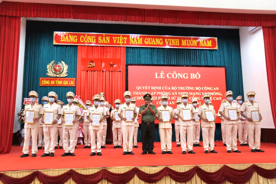  Phòng An ninh mạng và Phòng chống tội phạm sử dụng công nghệ cao được biên chế 3 đội công tác. Ảnh: Văn Ngọc