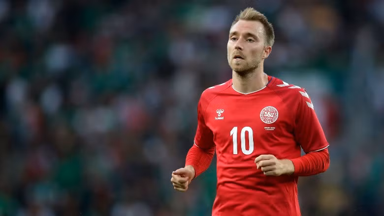 Tiền vệ Eriksen vừa trở lại ĐT Đan Mạch để chào hỏi các đồng đội.